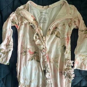 Posh Peanut Vintage Pink Rose Floral Onesie - Size 6-9 months. ECU